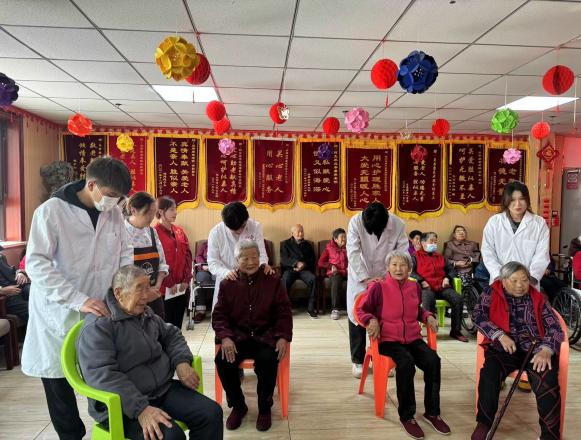 学雷锋，送温暖——走进敬老院