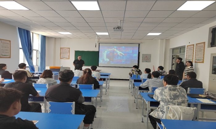 学条例 守党纪——党总支副书记带头讲党课