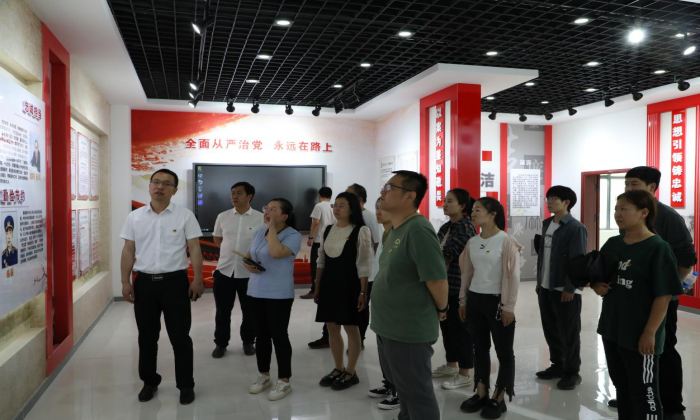 走进廉政教育基地 永葆清正廉洁本色 ——宣传网络党支部组织党员干部参观学院廉政教育基地