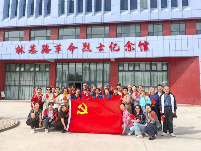 学院离退休干部党总支开展“迎中秋、庆国庆、看变化、话发展”主题党日活动