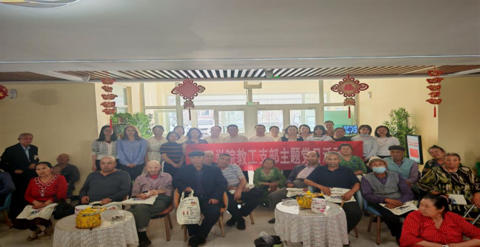 国防教育铸党魂，迎国庆共筑民族凝聚力—医学院教工党支部开展双报到活动