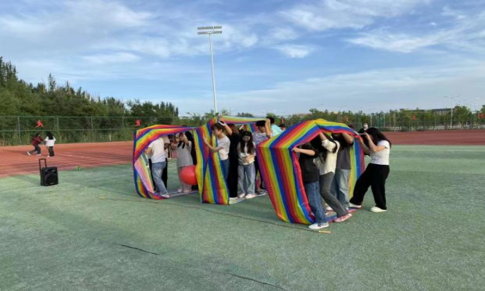 一路向阳创精彩 筑梦青春建新风——信息工程学院组织学生开展团建活动