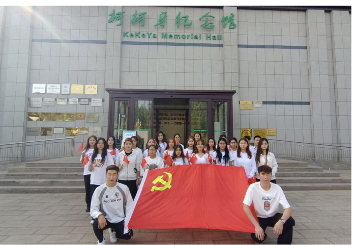学历史、传精神、筑国防、向未来—纺织工程学院党总支开展参观学习活动