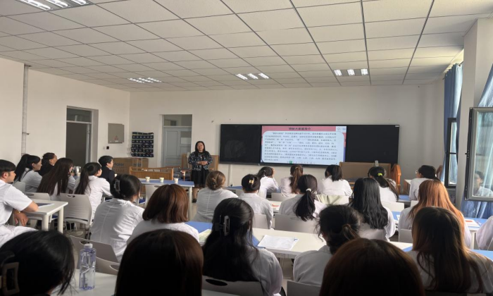 医学院举办校园实习就业宣讲会