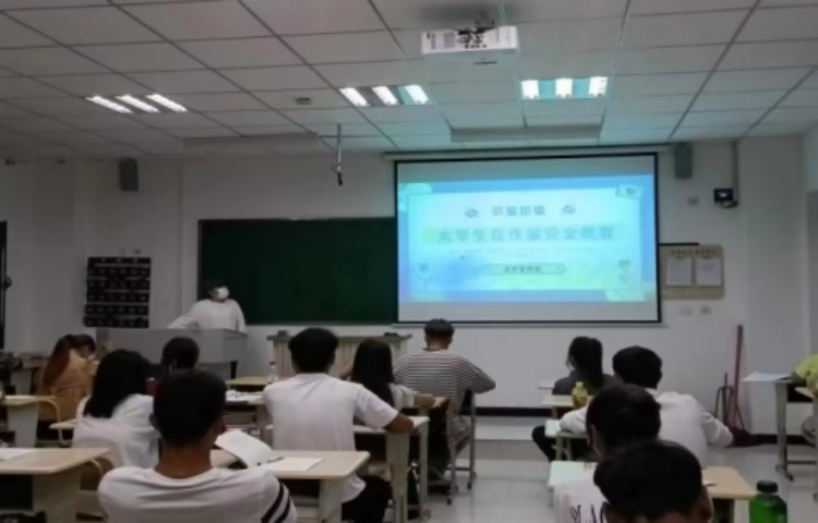 eb42623d7bbf4e1f9890392f7818bdf9.png